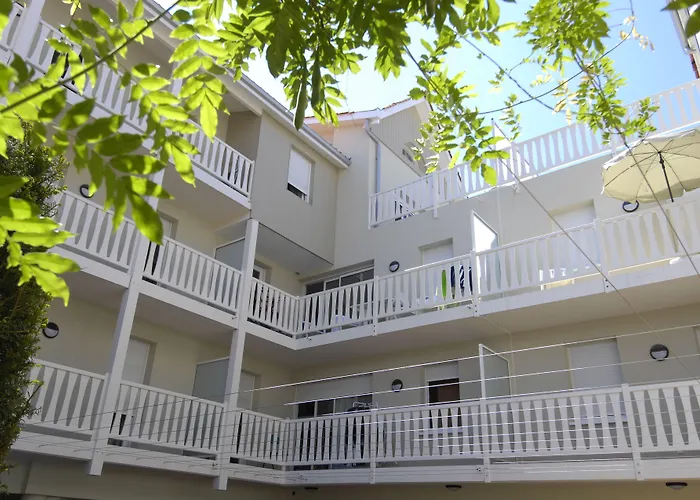 Lagrange - D'este Lägenhetshotell